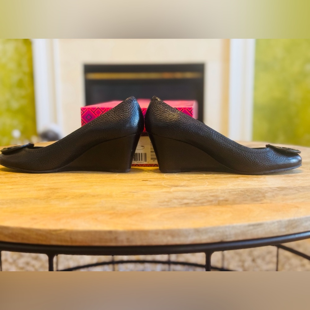 Tory Burch Sally Tumbled Black Leather Heels